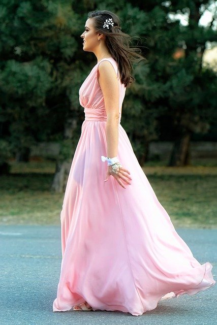 Woman Model Portrait Bridesmaid Woman Model Portrait Bridesmaid - Surprising_Shots / Pixabay